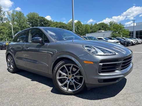 Used 2022 Porsche Cayenne AWD/4WD image 1