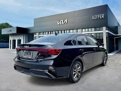 Certified 2022 Kia Forte LXS w/ LXS Technology Package FWD image 8