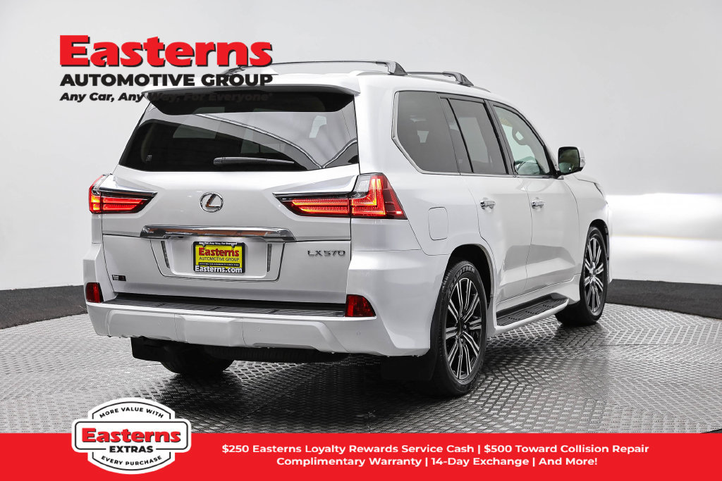 Used 2021 Lexus LX 570 4WD w/ Luxury Package image 6