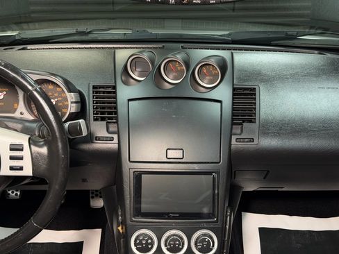 Used 2004 Nissan 350Z Touring image 21