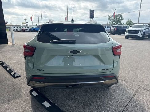 Used 2024 Chevrolet Trax ACTIV w/ Sunroof Package FWD image 4