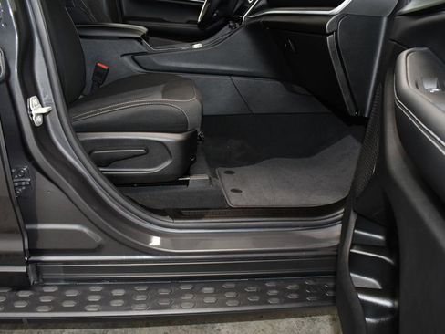 Used 2024 Jeep Grand Cherokee Laredo X image 21