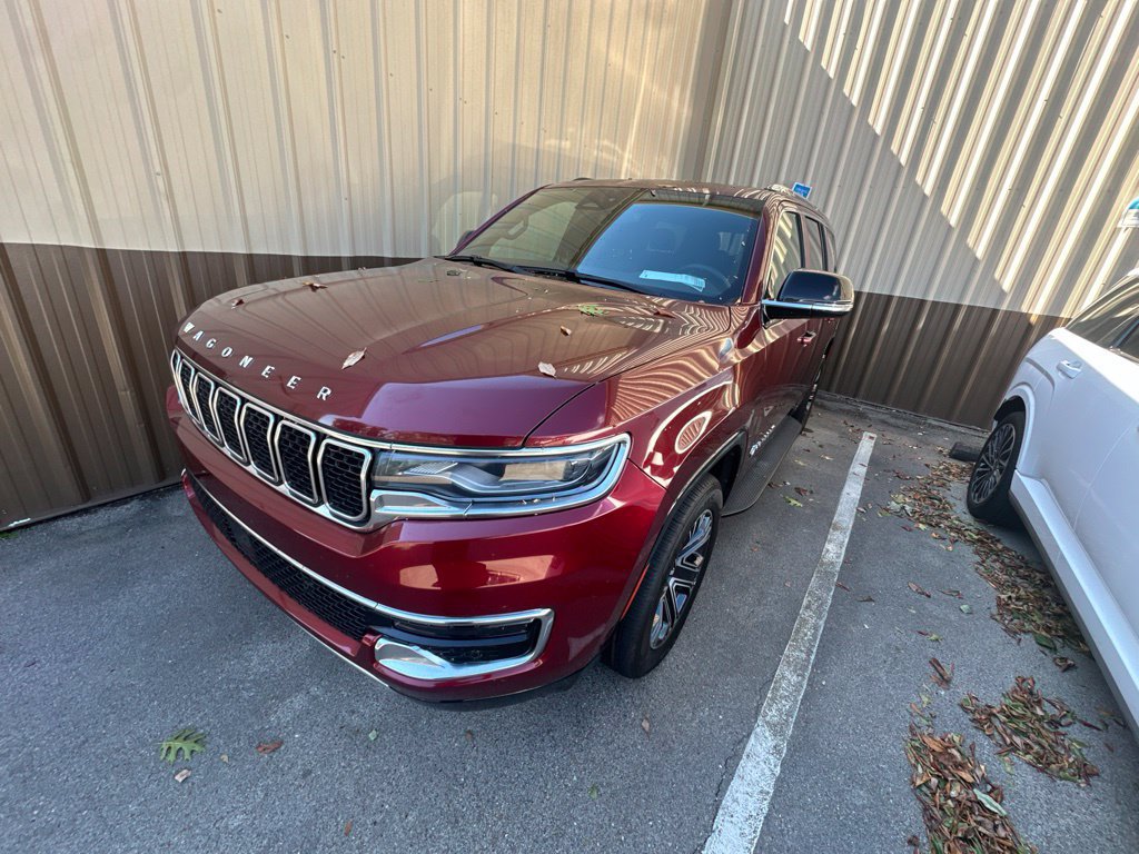 Used 2024 Jeep Wagoneer Series II w/ Flexible Seating Group RWD image 2