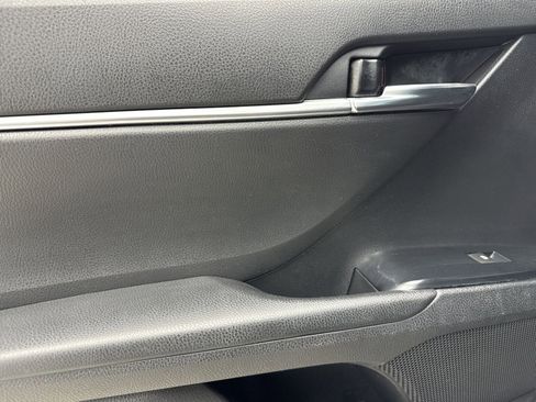 Used 2019 Toyota Camry SE image 29