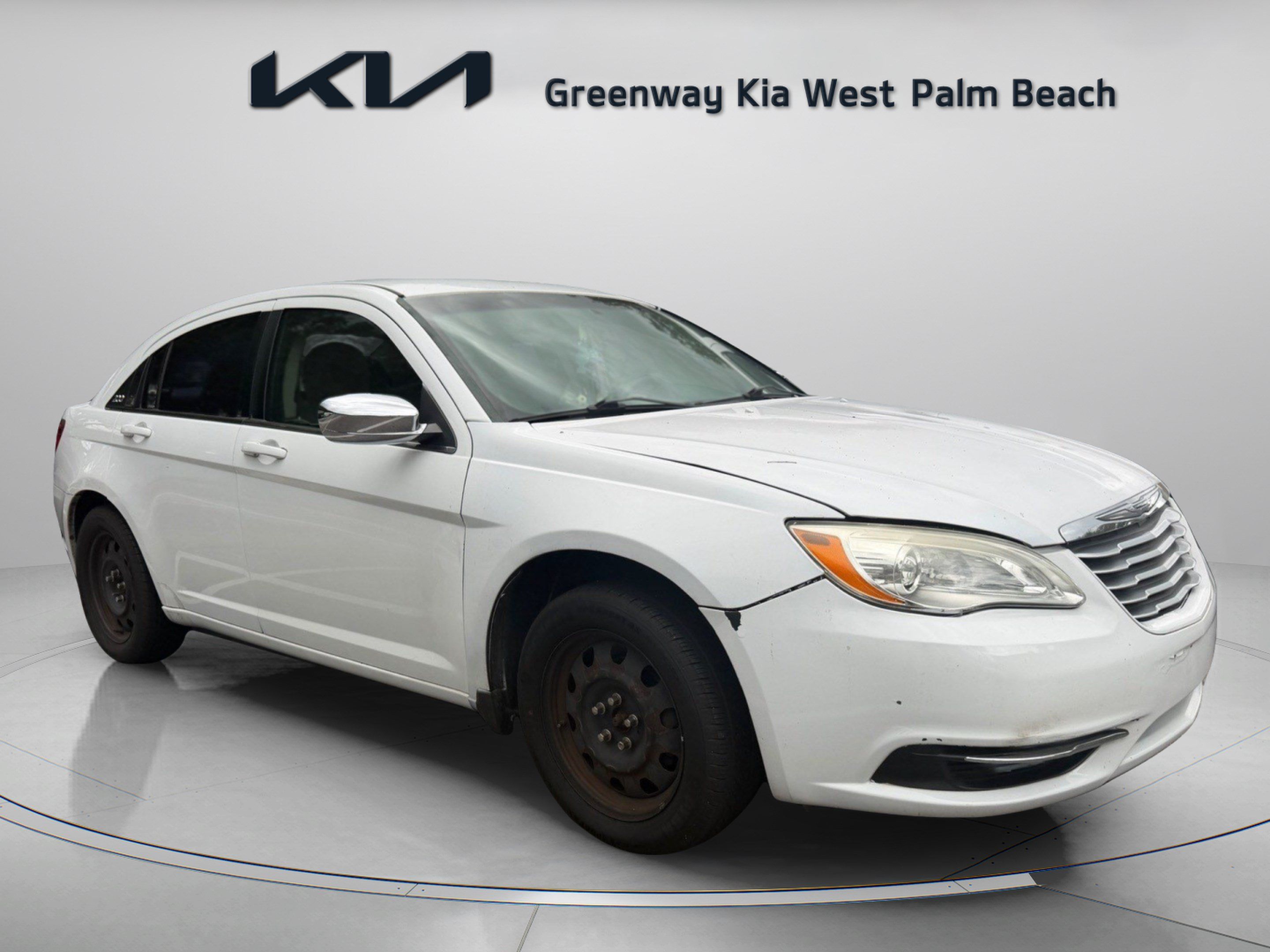 Used 2014 Chrysler 200 LX FWD image 1