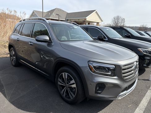 Used 2026 Mercedes-Benz GLB 250 4MATIC image 2