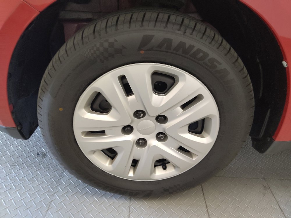 Used 2019 Dodge Journey SE w/ Connectivity Group FWD image 31