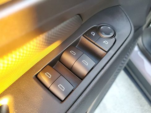 New 2026 Chevrolet Equinox EV LT image 19