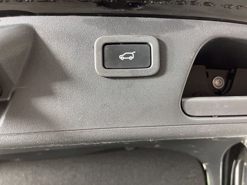 Used 2020 Jaguar E-PACE SE image 51