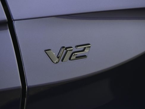 Used 2023 Aston Martin V12 Vantage Roadster image 15