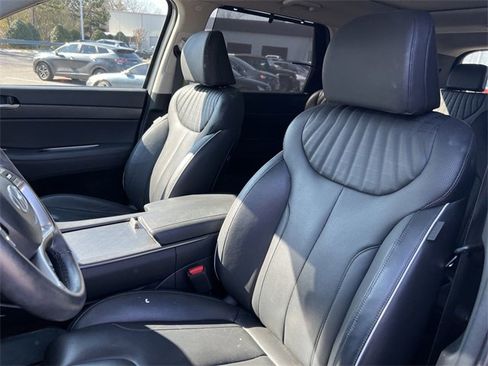 Used 2023 Hyundai Palisade Limited image 11