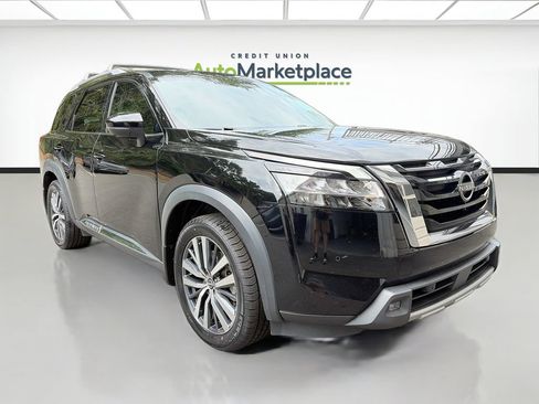 Used 2022 Nissan Pathfinder Platinum w/ Cargo Package FWD image 1