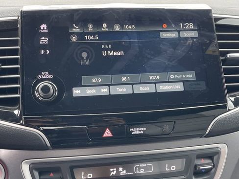 Used 2025 Honda Passport EX-L image 17