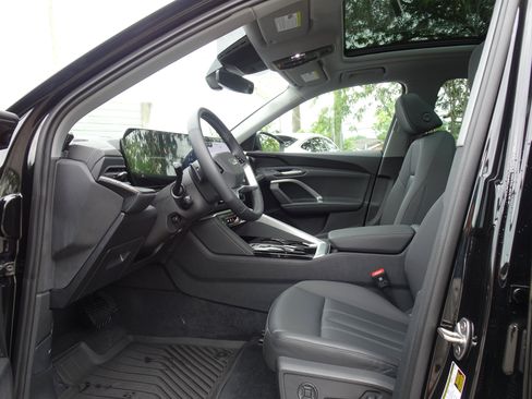 Used 2025 Audi Q5 Premium w/ Convenience Package AWD/4WD image 9