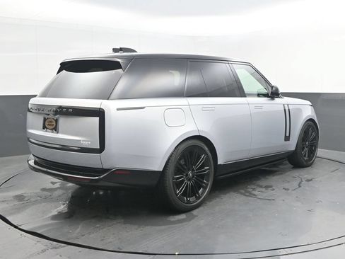 Used 2024 Land Rover Range Rover SE AWD/4WD image 7