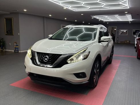 Used 2016 Nissan Murano Platinum w/ Platinum Technology Package FWD image 2