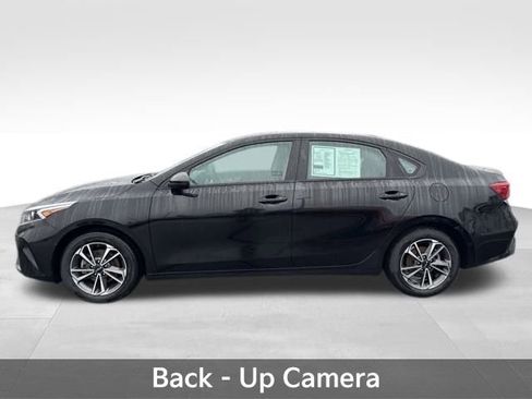 Used 2023 Kia Forte LXS image 6