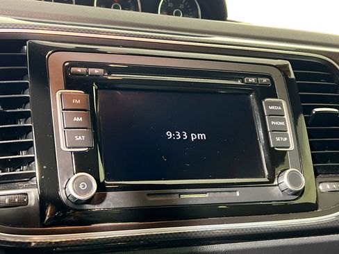 Used 2014 Volkswagen Beetle R-Line image 28