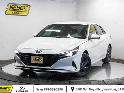 Used 2022 Hyundai Elantra SEL w/ Convenience Package FWD image 1