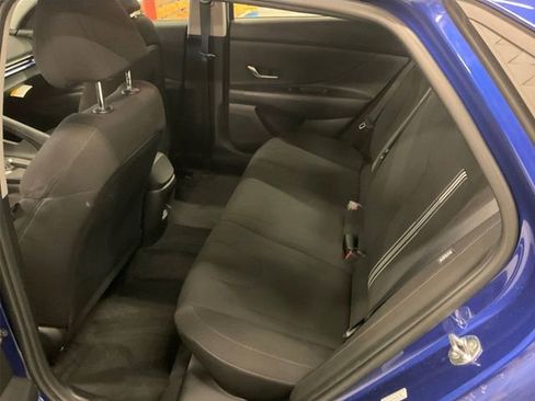 Used 2024 Hyundai Elantra SEL image 9