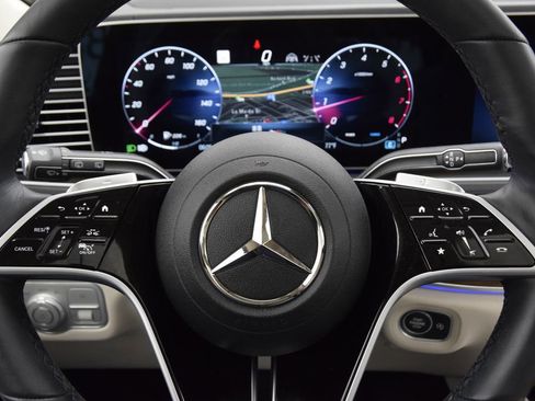 Used 2025 Mercedes-Benz GLS 450 4MATIC image 24