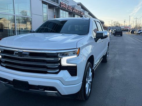 Used 2024 Chevrolet Silverado 1500 High Country w/ Technology Package image 4