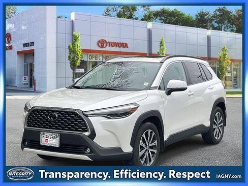 Certified 2024 Toyota Corolla Cross XLE w/ Convenience Package image 4