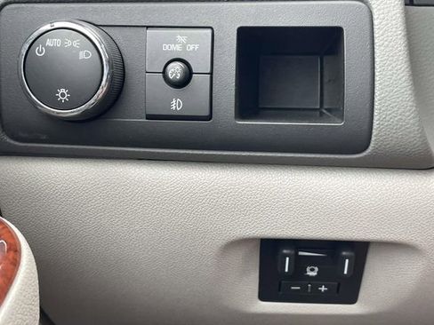 Used 2013 Chevrolet Tahoe LTZ RWD image 24
