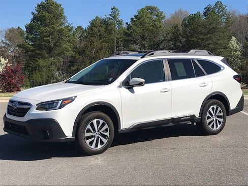 Used 2022 Subaru Outback Premium image 1