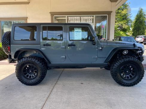 Used 2015 Jeep Wrangler Unlimited Sport AWD/4WD image 6