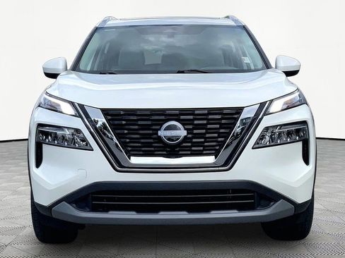 Used 2023 Nissan Rogue SV w/ SV Premium B Package FWD image 2