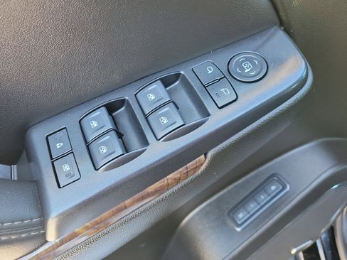 Used 2019 Chevrolet Tahoe LT image 21