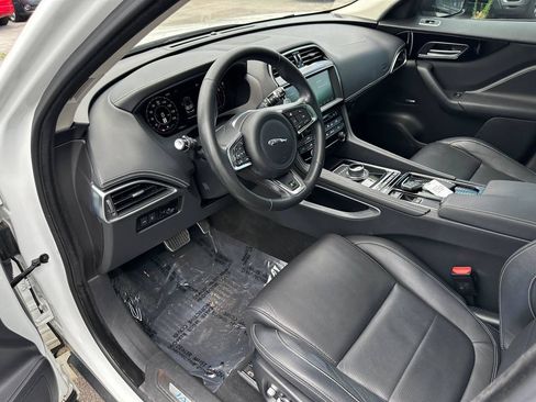Used 2019 Jaguar F-PACE R-Sport AWD/4WD image 15