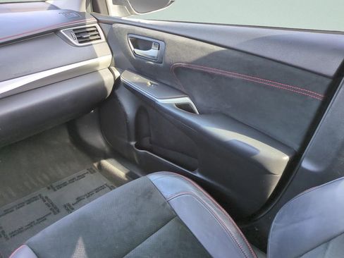 Used 2015 Toyota Camry XSE w/ Moonroof Package FWD image 14