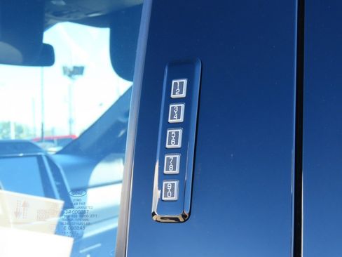 Used 2022 Ford F250 Platinum w/ FX4 Off-Road Package image 19