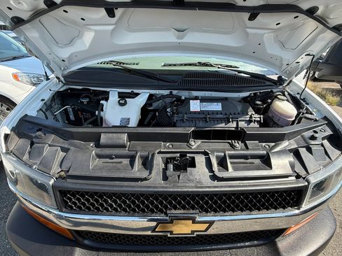 Used 2022 Chevrolet Express 3500 w/ Power Convenience Package RWD image 65
