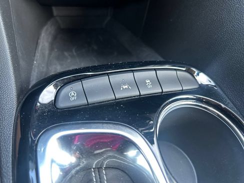 Used 2025 Buick Encore GX Preferred FWD image 31