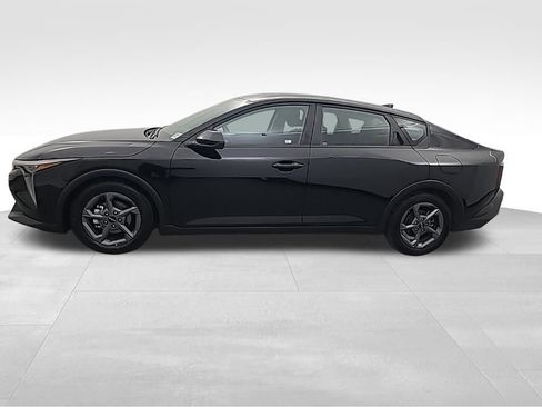 Used 2025 Kia K4 LXS image 7