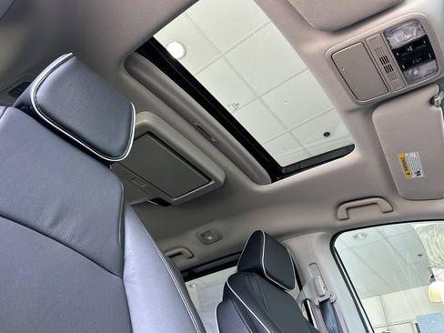 New 2026 Honda Odyssey Touring image 15