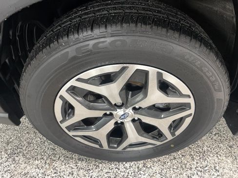 Used 2022 Subaru Forester Premium image 5