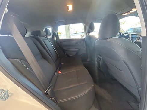 Used 2024 Nissan Rogue S image 30