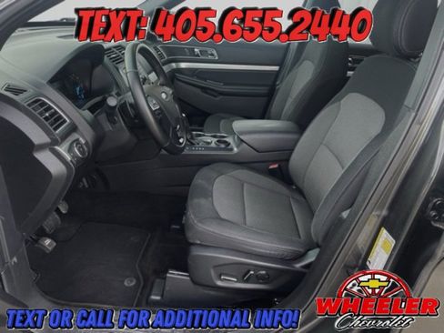 Used 2017 Ford Explorer XLT image 23