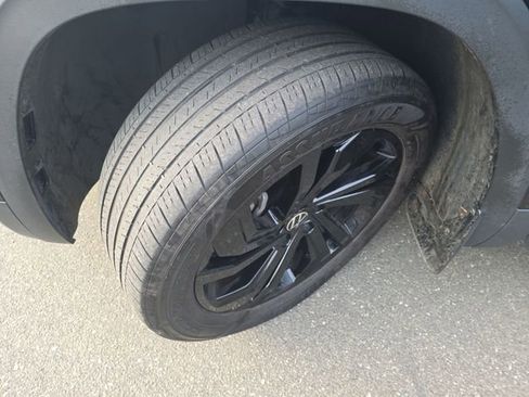 Used 2023 Volkswagen Atlas SE w/ Panoramic Sunroof Package image 48