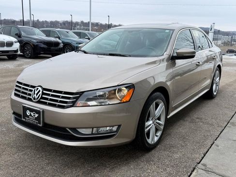 Used 2015 Volkswagen Passat 1.8T SEL Premium image 7