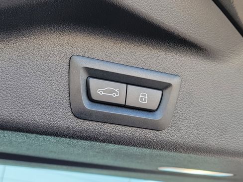 Used 2026 BMW X5 M60i AWD/4WD image 9