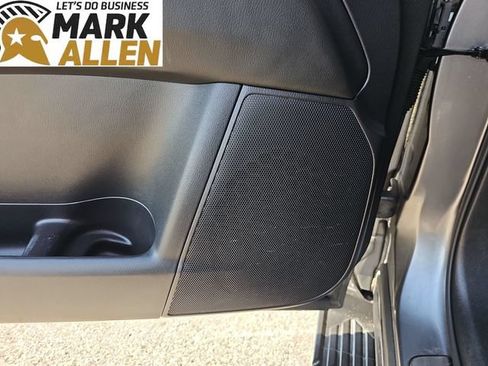 Used 2023 Nissan Armada Platinum w/ Captain's Chairs Package RWD image 23