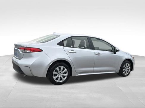 Used 2026 Toyota Corolla LE FWD image 4