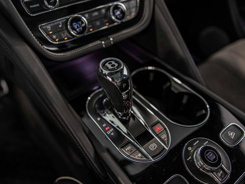 Used 2022 Bentley Bentayga image 32