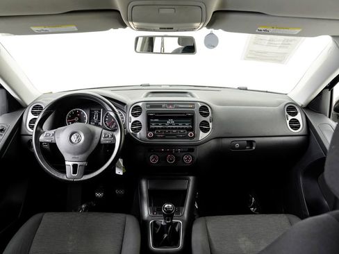 Used 2013 Volkswagen Tiguan S image 19
