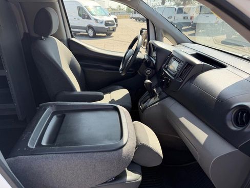 Used 2019 Nissan NV200 S image 29